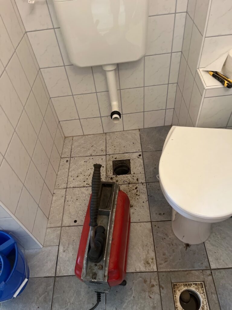 WC dugulás elhárítása – Várvölgy – Tóth Attila referencia